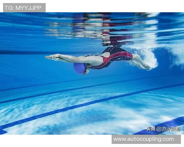 蝶泳比赛中的技术突破与策略解析:如何在水中争分夺秒打造完美泳姿 蝶泳比赛中的技术突破与策略解析:如何在水中争分夺秒打造完美泳姿